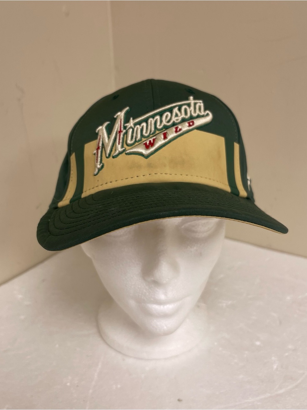 Minnesota Wild NHL Unisex Fanatics Fitted Hat Size M/L